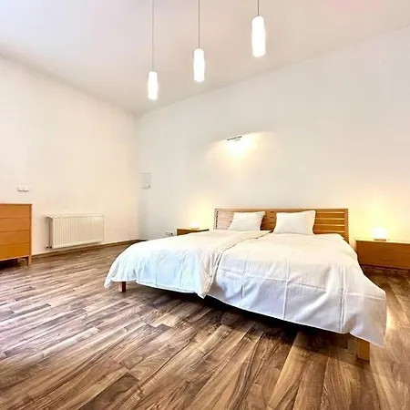 Michalska Residences Апартаменты Братислава